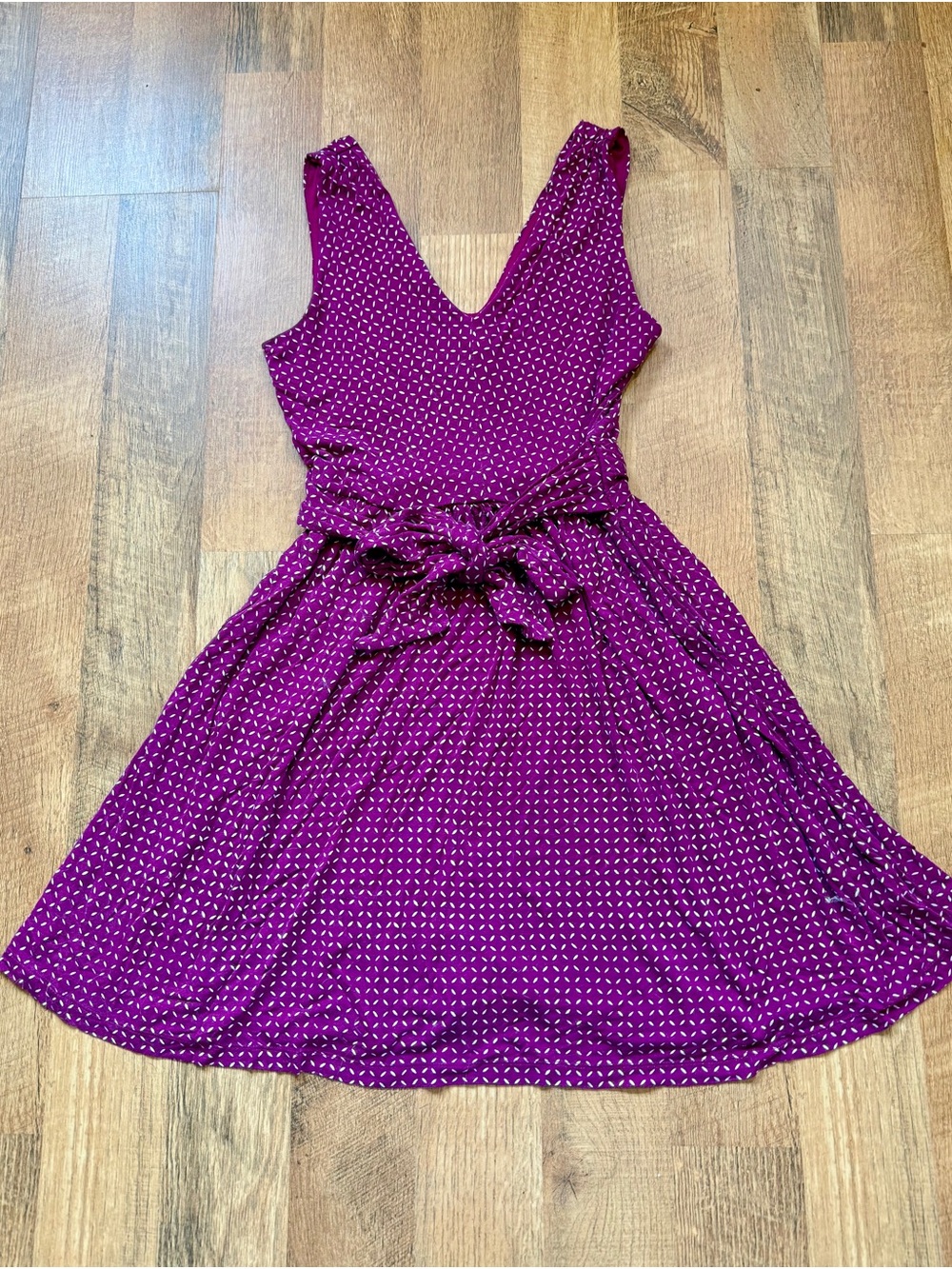 Women’s Xs loft strapless fuchsia and white dress with adjustable tie waist